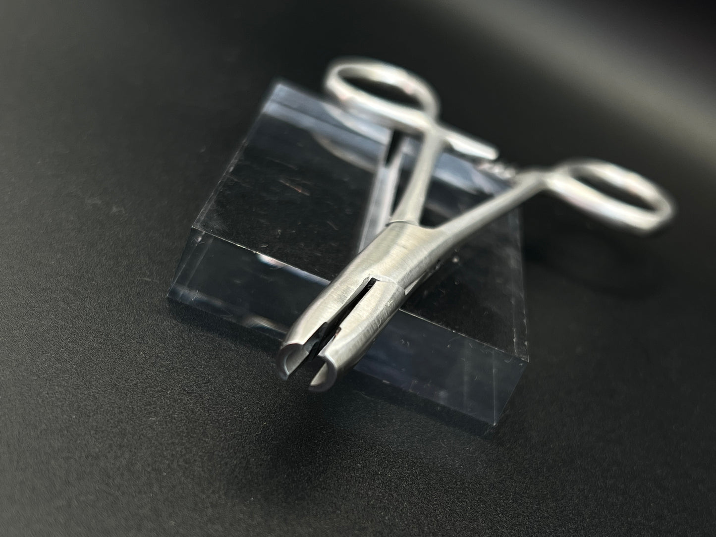 Piercers Pride Microdermal Anchor Holding Forceps - 4mm