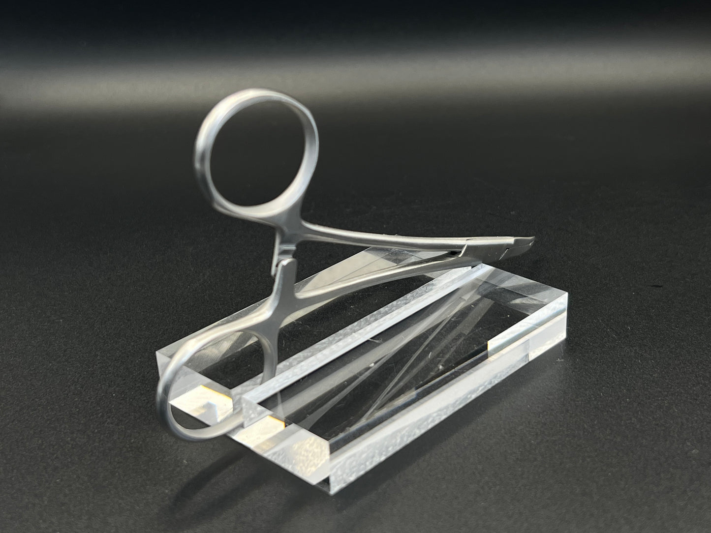Piercers Pride Post Holder Tool - 1 mm hole - 18ga/16ga Gauge