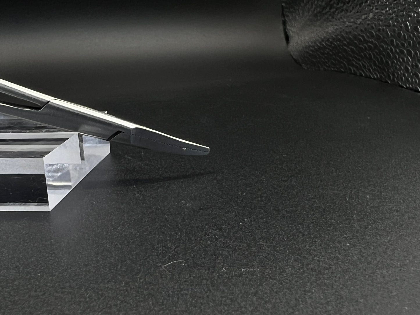 Piercers Pride Post Holder Tool - 1 mm hole - 18ga/16ga Gauge