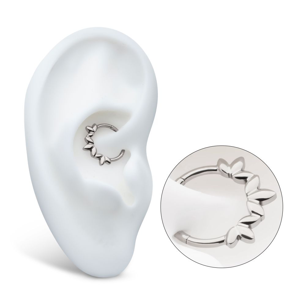 Titanium Clustered 3-Petal Flower Front Facing Hinged Segment Clicker